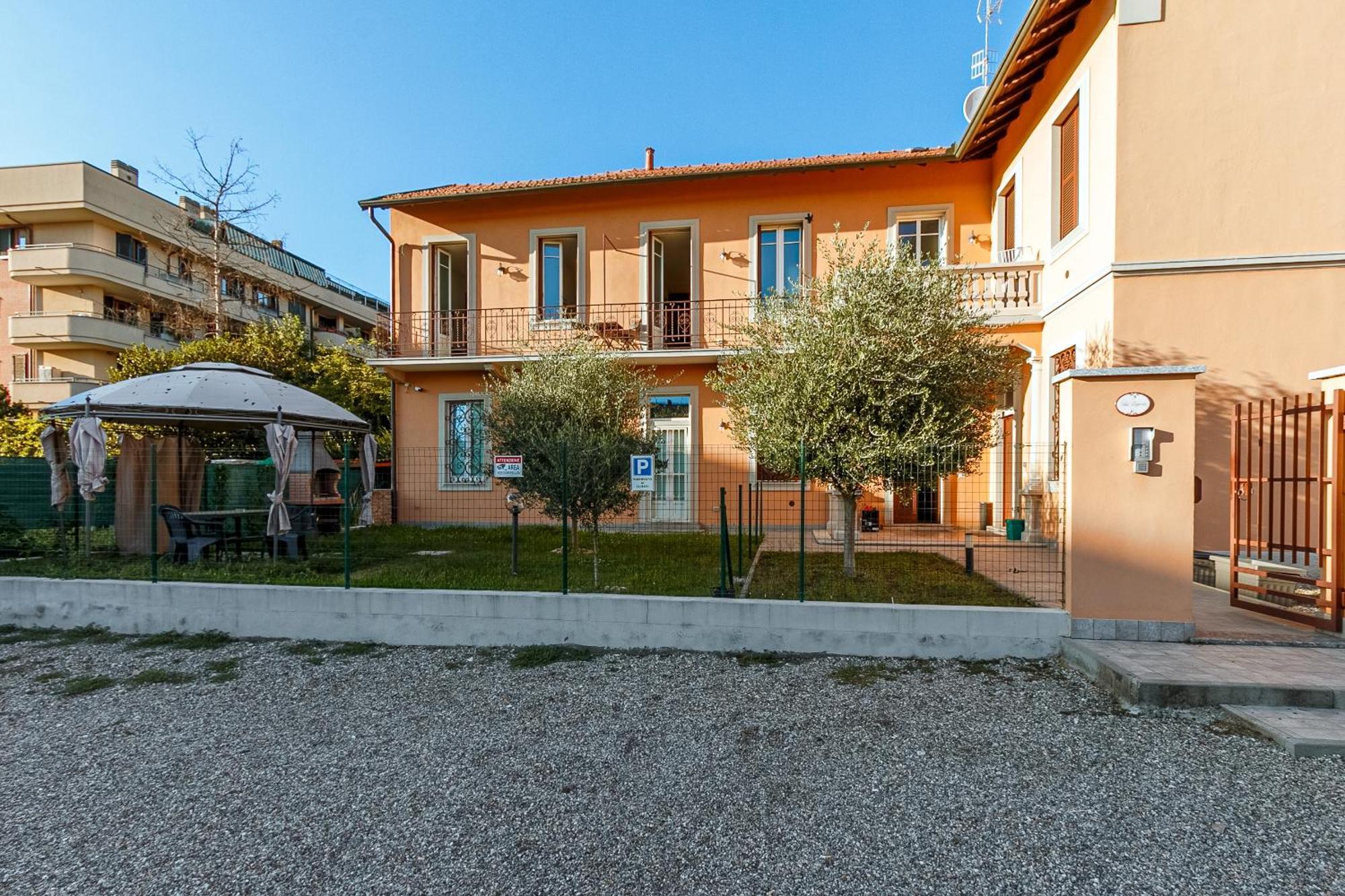 Al 33 Di Via Roma - Apartments Cardano Al Campo Extérieur photo